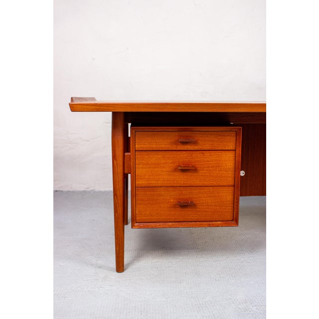 Mid-Century Danish Model 207 Desk in Teak by Arne Vodder for Sibast, 1960s For Sale - Image 10 of 18
