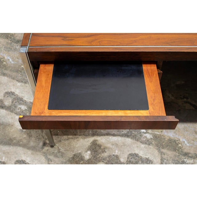 Center Desk by Florence Knoll Bassett, 1960s For Sale - Image 4 of 10