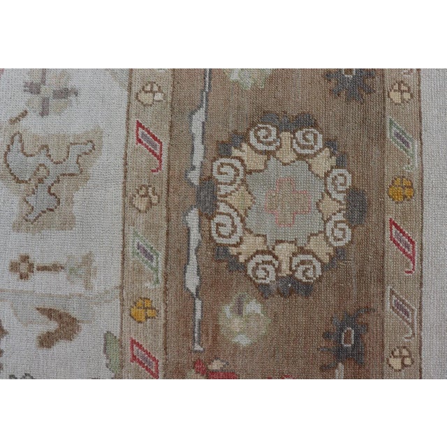 2010s Over-Sized Oushak Turkish Rug With Large Scale Sub Geometric Design For Sale - Image 5 of 13
