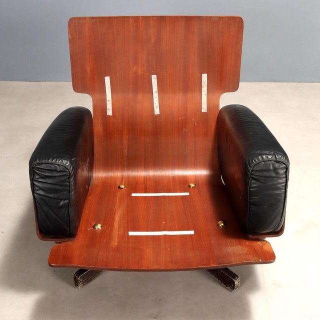 401 Armchair attributed to Menilio Taro for Cinova For Sale - Image 9 of 12