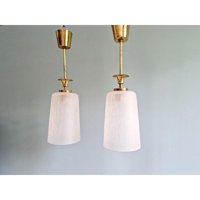 Mid-Century Pendant Lights in Brass and Clear Crackled Glass, 1950s, Set of 2 For Sale - Image 11 of 16