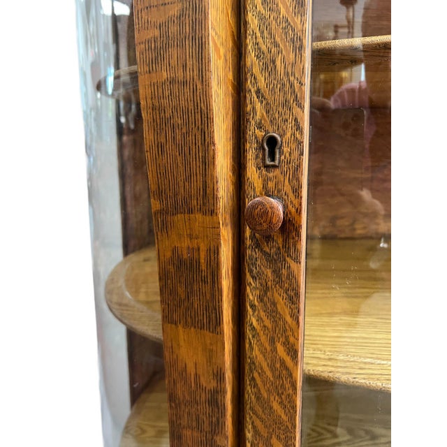Late 19th Century Antique American Tiger Oak Bowfront Curio Cabinet With Bent Glass, C. 1900 For Sale - Image 5 of 13