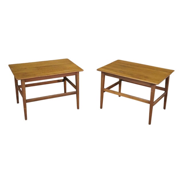 Mid 20th Century Pair of Mid-Century Walnut End Tables - 2 Pieces For Sale