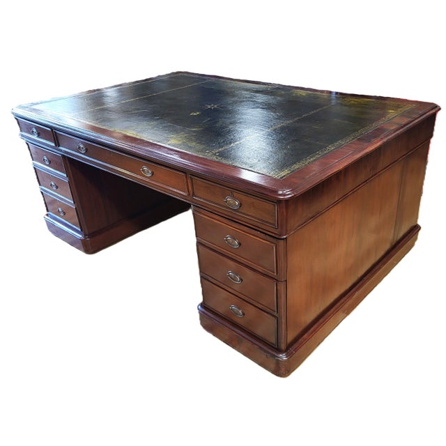 Fresh from a New York City estate, we have a pleasure to offer you this superb Antique English 19th Century Leather Top...