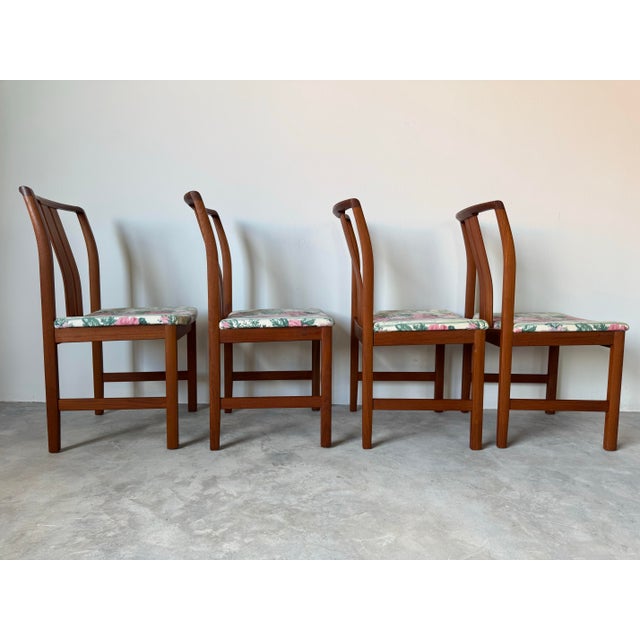 Wood Set of Six – Mid-Century Danish Modern Teak Dining Chairs, Attributed to Linde Nilsson for Lammhults, Sweden For Sale - Image 7 of 12
