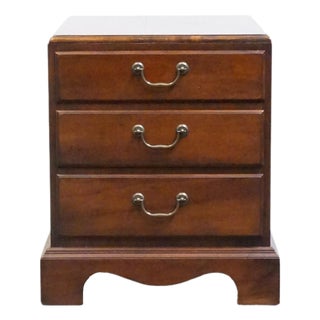 Hekman Furniture Solid Cherry Traditional Style 18" Accent Chairside Chest / End Table For Sale