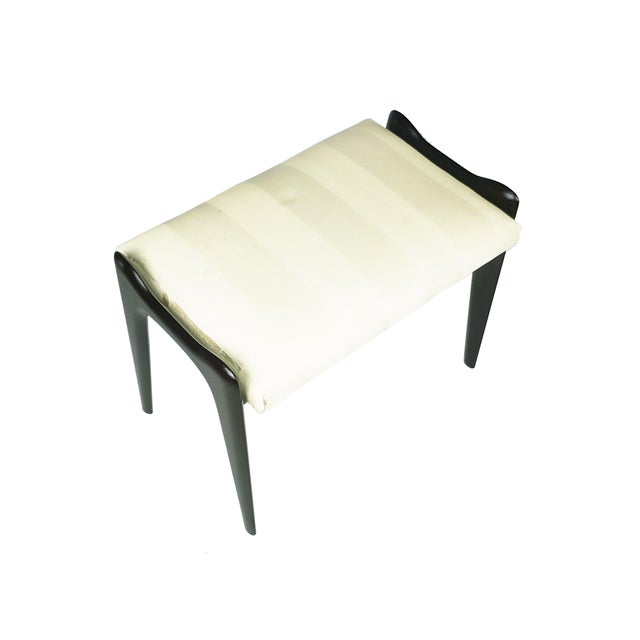 Wood Mid-Century Modern Italian Ottomans in Ivory Skai and Wood, 1950s, Set of 2 For Sale - Image 7 of 10