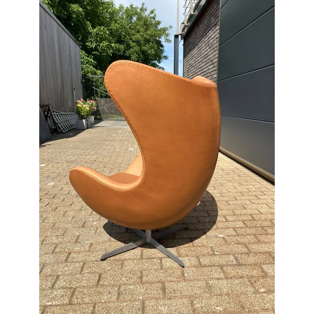 Fritz Hansen Egg Chair 07-'63 Cognac Camel Vintage Leather For Sale In Atlanta - Image 6 of 17