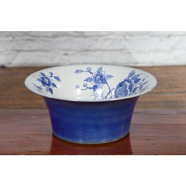 Chinese Blue & White Porcelain Wash Basin with Floral Motifs & Cobalt Blue For Sale - Image 4 of 12