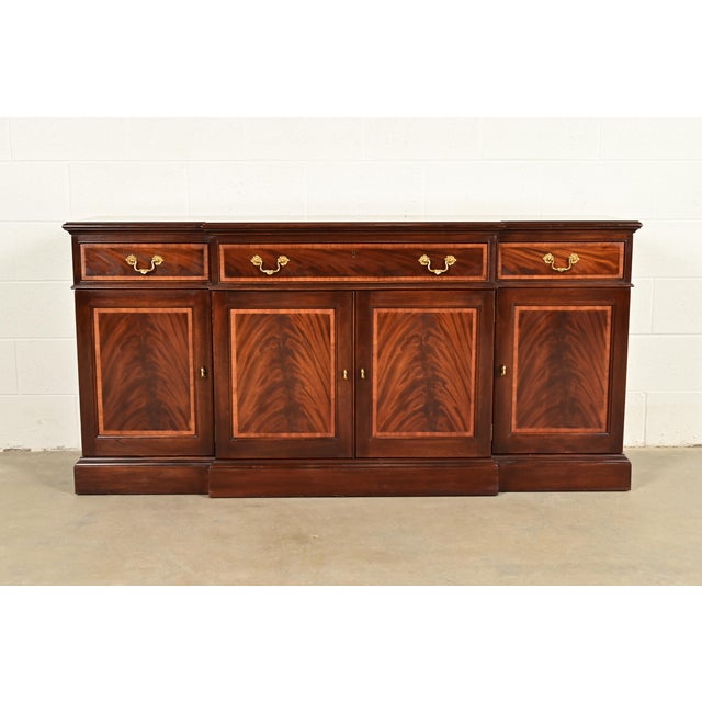 Stickley Georgian Banded Flame Mahogany Sideboard, Credenza, or Bar Cabinet For Sale - Image 14 of 14