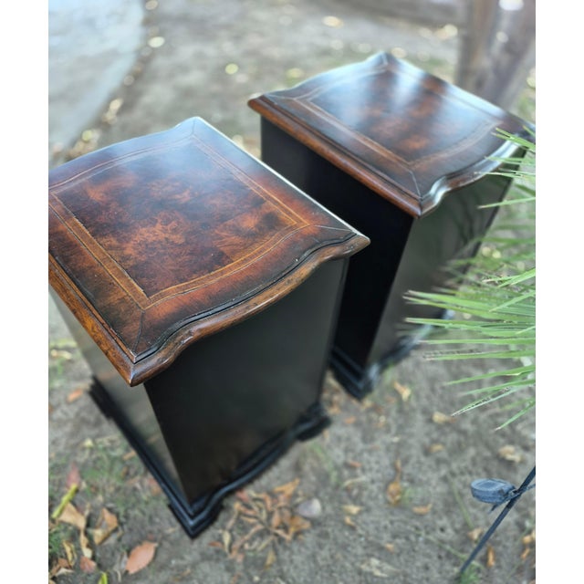 2010s Hooker Furniture Grandover European Traditional Chairside Chests / Nightstands - A Pair For Sale - Image 5 of 11
