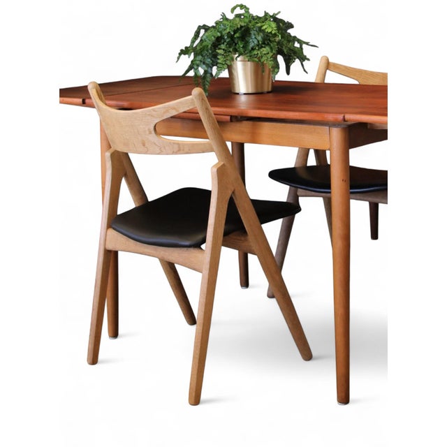 Chair Model CH29 in Oak with Seat in Black Leather by Hans J. Wegner for Carl Hansen & Søn, 1950s For Sale - Image 11 of 18