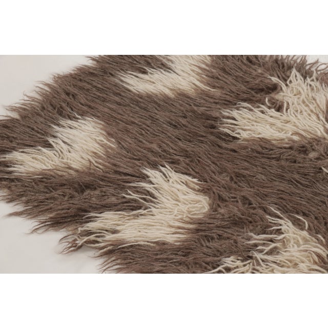 1960s Vintage Turkish Tulu Shag Rug Runner in Mocha and Ivory - Rug & Kilim (Pair) For Sale - Image 5 of 8