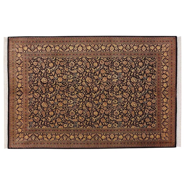 Knot density: 1.000.000 knots/m² | Material: Pure silk | Size: 242×161 cm | Condition: Very good | Pattern: Square-divided...