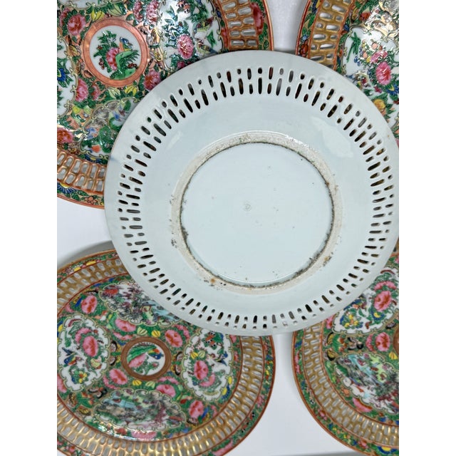Ceramic Set of Eight Chinese Export Reticulated Rose Medallion Plates, 19th Century #2 For Sale - Image 7 of 10