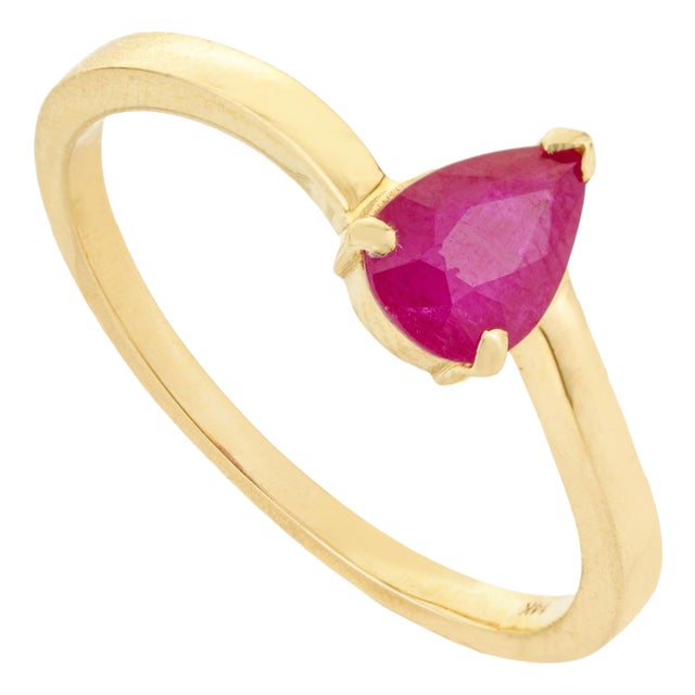 Estate Pear-Shaped Natural Ruby Solitaire Ring Size 6 in 14k Yellow Gold For Sale