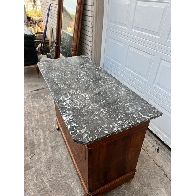 Wood French 19th Century Louis Philippe Burl Walnut Marble Top Commode For Sale - Image 7 of 12