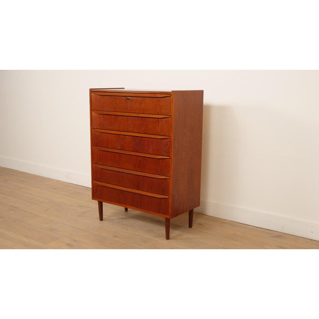 Mid-Century Modern Vintage Danish Chest of Drawers in Teak For Sale - Image 3 of 10