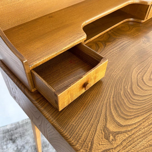 Model 439 Windsor Writing Desk by Lucian Ercolani for Ercol, 1950s For Sale - Image 10 of 15