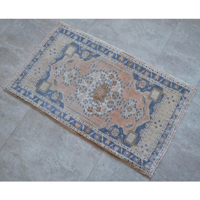 a Vintage Turkish Small yastik rug, perfect for entryway, bath or in front of the kitchen sink. Dimension: 24" x 39" or 1...