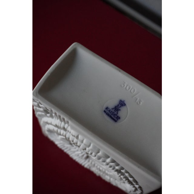 1960s Vintage German Vase with Fossil Design in Biscuit Porcelain from AK Kaiser, 1960s For Sale - Image 5 of 6