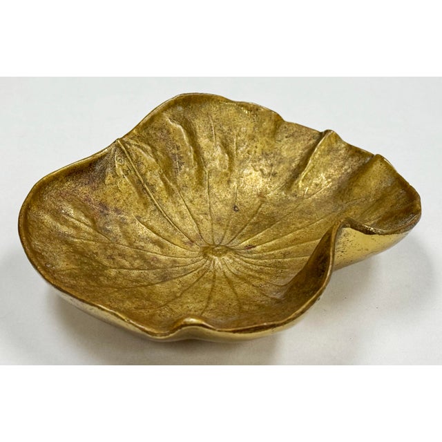 Virginia Metalcrafters Vintage 1940s Virginia Metalcrafters Brass Lotus Leaf Dish For Sale - Image 4 of 11