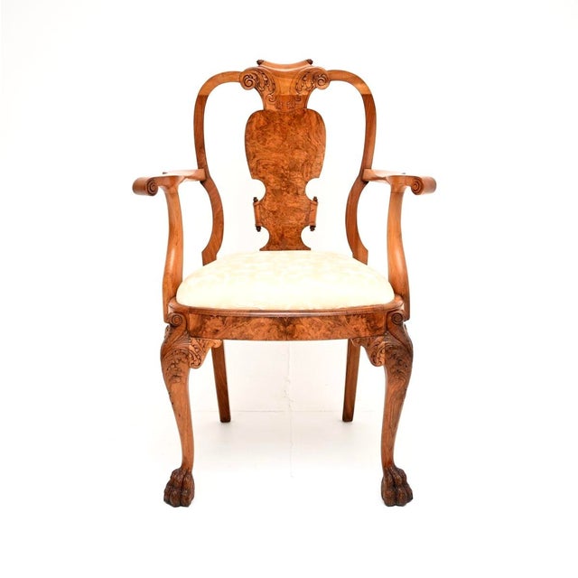 Wood Vintage Queen Anne Style Dining Table and Chairs in Burr Walnut, 1920, Set of 9 For Sale - Image 7 of 11