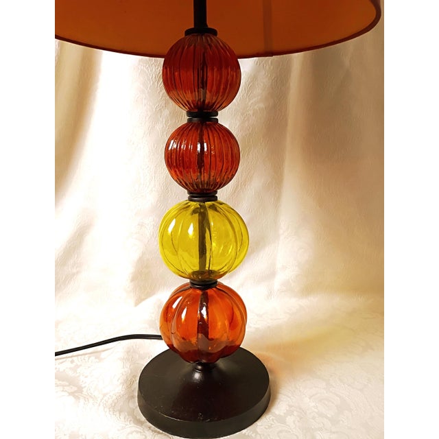 Vintage Pier 1 Amber Glass Pumpkin Table Lamp Art Nouveau Copper Shade Cozy 60s 70s Retro Autumn Whimsy Decor Nostalgic Fall Lighting For Sale - Image 4 of 14