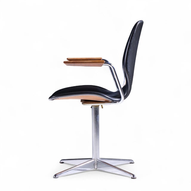 Westnofa Furniture Westnofa Mid Century Teak and Chrome Swivel Chair For Sale - Image 4 of 9