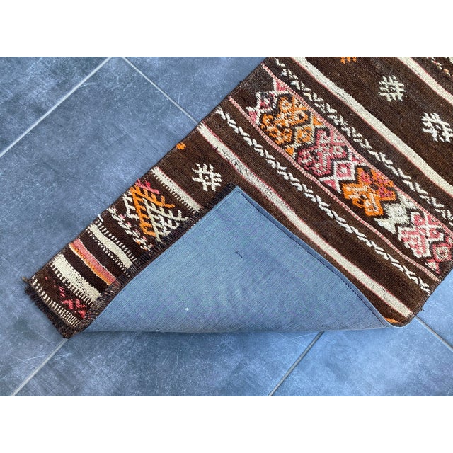 This is a vintage Turkish handknotted Anatolian OUSHAK rug. We collect Vintage rugs from Anatolia, which is the eastern part