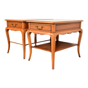 Hekman French Provincial Louis XV Carved Walnut Nightstands or Side Tables, Pair