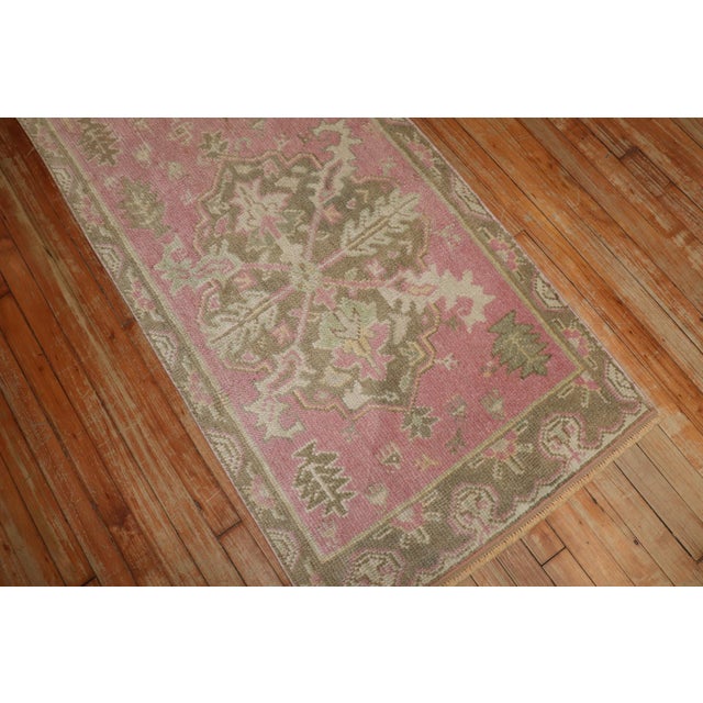 Early 20th Century Pink Antique Oushak Runner - 2'6" x 10'7" For Sale - Image 5 of 7