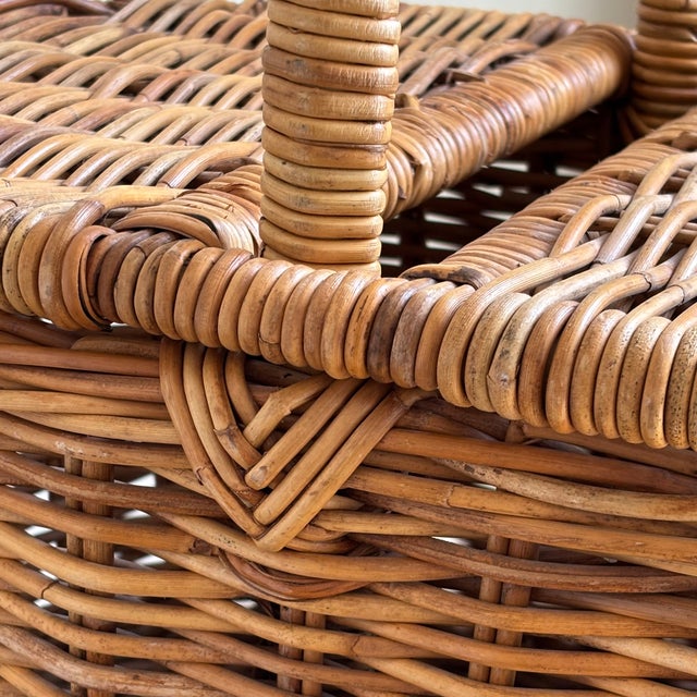 Large French-Style Wicker Picnic Basket For Sale - Image 14 of 15