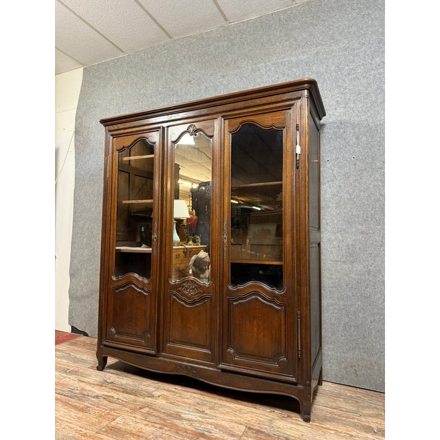 Louis XV Style Bookcase in Oak, 1880s For Sale - Image 3 of 7