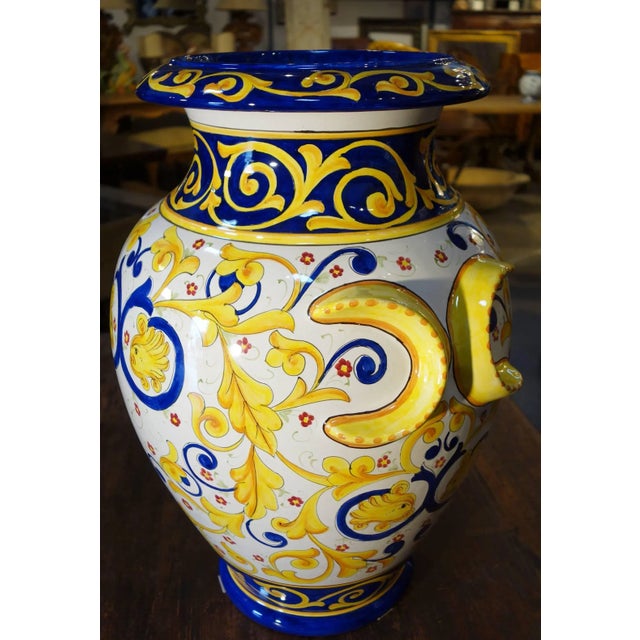 Blue Contemporary Antique Italian Reproduction Deruta Hand Painted Majolica Orci Vase For Sale - Image 8 of 9