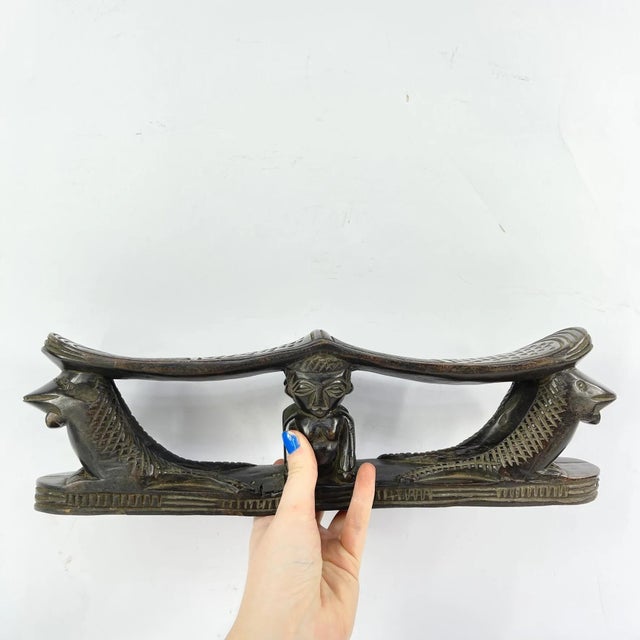 Early 20th Century Songye Double Headrest with Lizards For Sale In Denver - Image 6 of 9