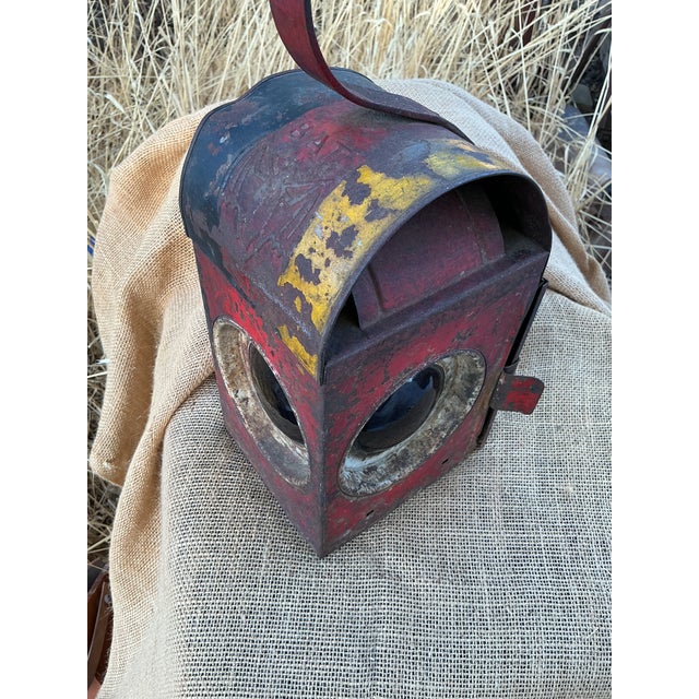 Industrial London Railroad & Public Works Lantern MCM Bat Accent Lantern For Sale - Image 6 of 6