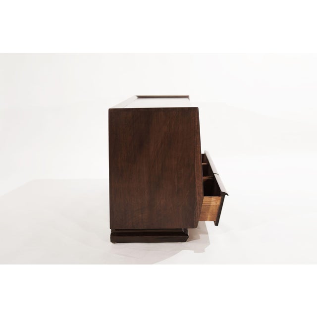 Modernist Walnut Dresser, Italy 1950s For Sale In New York - Image 6 of 12