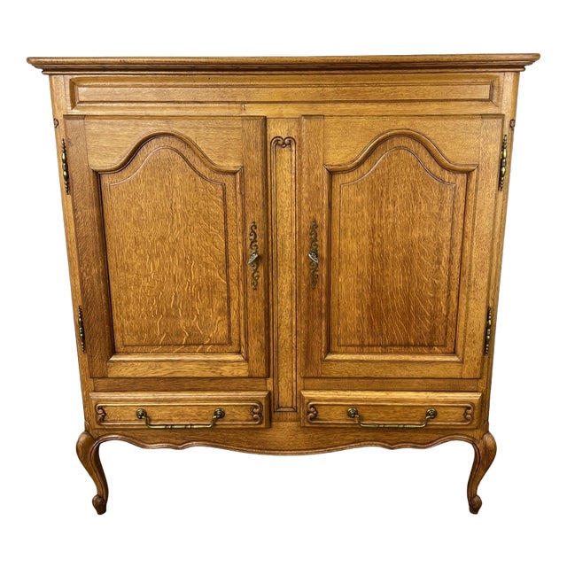 Vintage Louis XIV French Sideboard in Oak For Sale