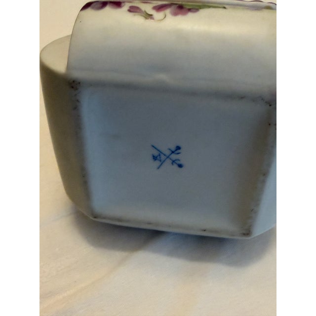 Late 19th Century Late 19th Century Hand-Painted Porcelain Trinket Box With Violets and Gilt Metal Hinge. For Sale - Image 5 of 8