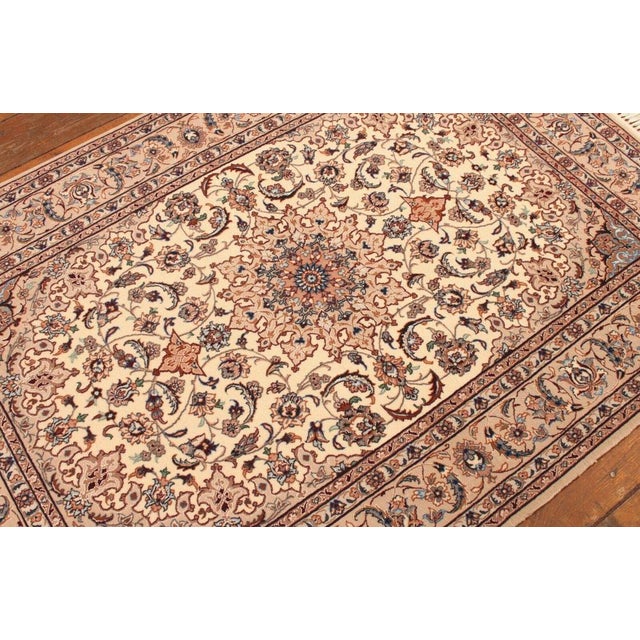 Textile Middle Eastern Rug in Wool For Sale - Image 7 of 10