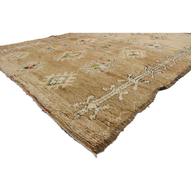 21313 Vintage Beni MGuild Moroccan Rug, 06'07 x 09'08. Hailing from the Beni M'Guild tribe nestled in Morocco's Middle...