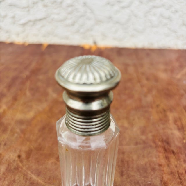 Pair of 1920s Art Deco Vanity Perfume Bottles For Sale - Image 10 of 17
