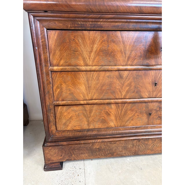 French 19th Century Louis Philippe Mahogany Commode With Gray Marble and Bracket Feet For Sale - Image 3 of 11