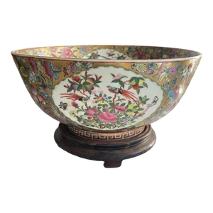 Chinese Famille Rose Medallion Porcelain Bowl