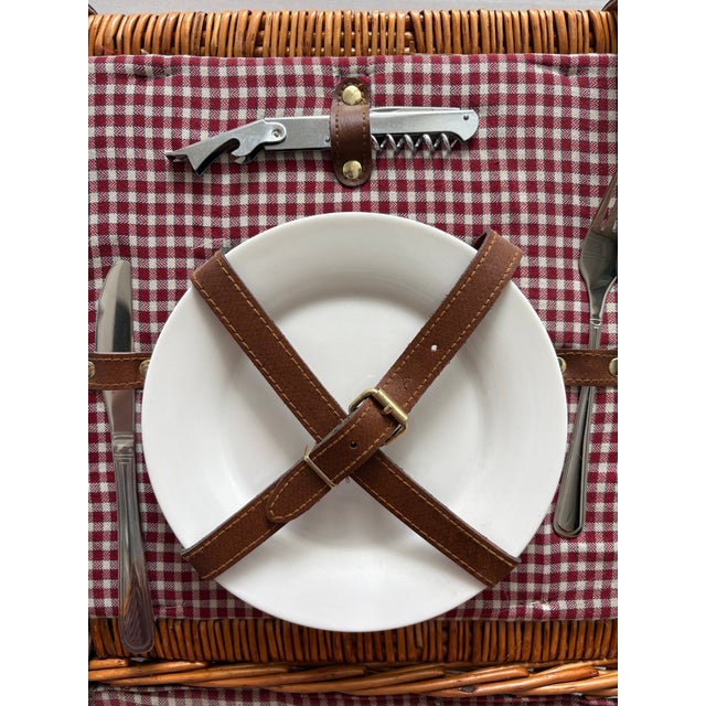 1980s Large Classic Vintage Americana Wood Wicker Picnic Basket With Accoutrements For Sale - Image 5 of 11