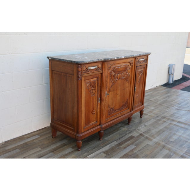 1920s Antique French Art Deco Marble Top Sideboard Buffet Cabinet | Carved Solid Wood Bar Cabinet | Circa 1920s For Sale - Image 5 of 18