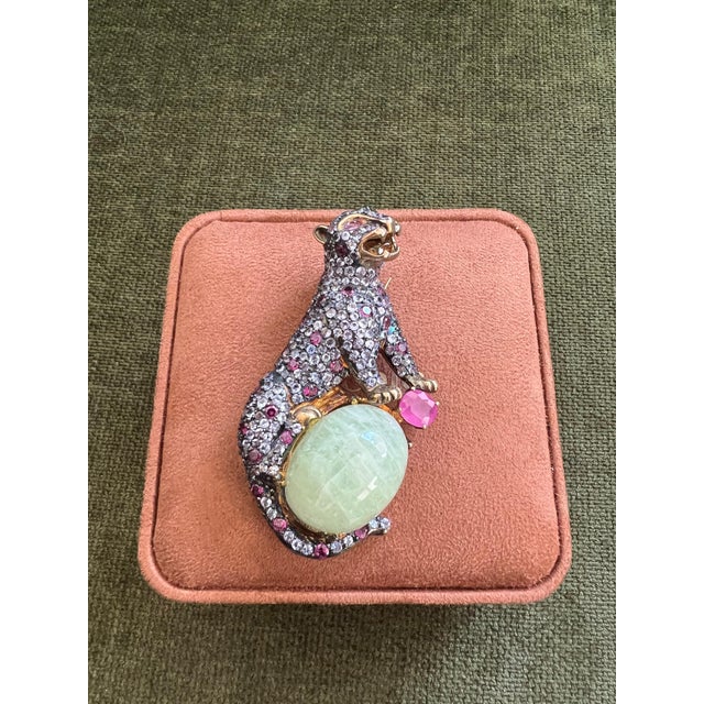 Bochic "Orient" Natural Ruby, Sapphire & Green Jade Brooch or Pendent Set In 18K For Sale - Image 13 of 18