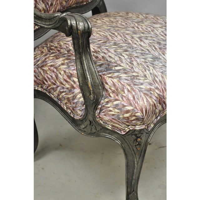 Vintage Italian Baroque Rococo Style Silver Leaf Gilt Lounge Arm Chairs - A Pair For Sale - Image 17 of 18