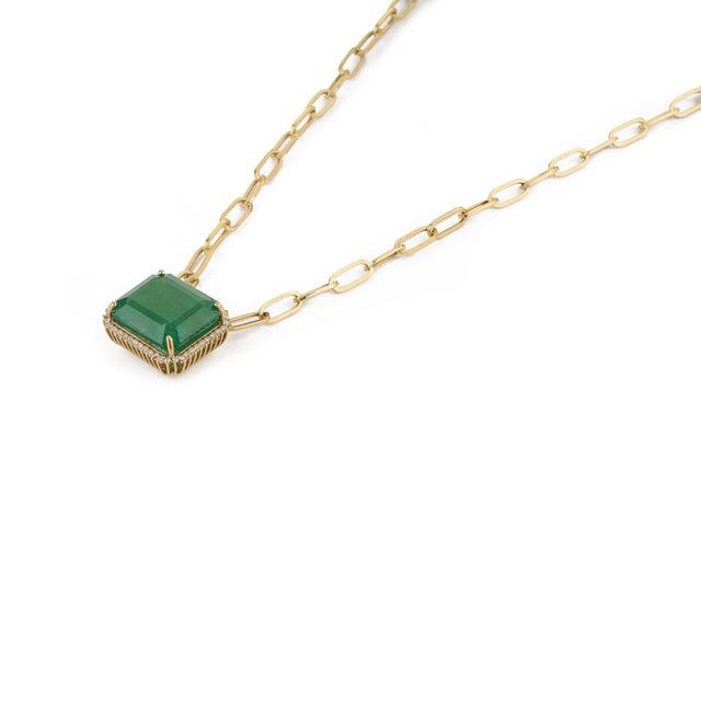 VR Jewels 18.82ct Octagon Emerald & Diamond Halo Pendant Necklace With Paperclip Chain For Sale - Image 4 of 16